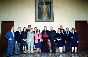 P. Uberto Ceroni il giorno in cui ha ricevuto dalle mani del  card. Carlo Maria Martini l'onorificenza pontificia.